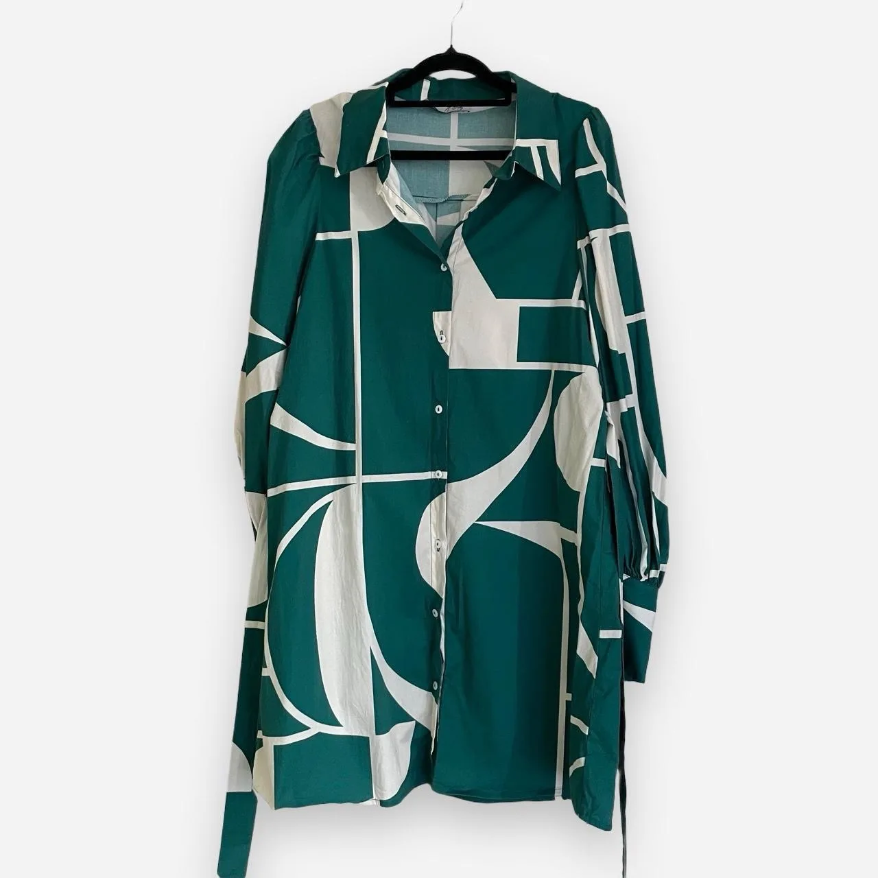 Green and Cream abstract geometric print long sleeve shirt dress with tie waist – photo 2
