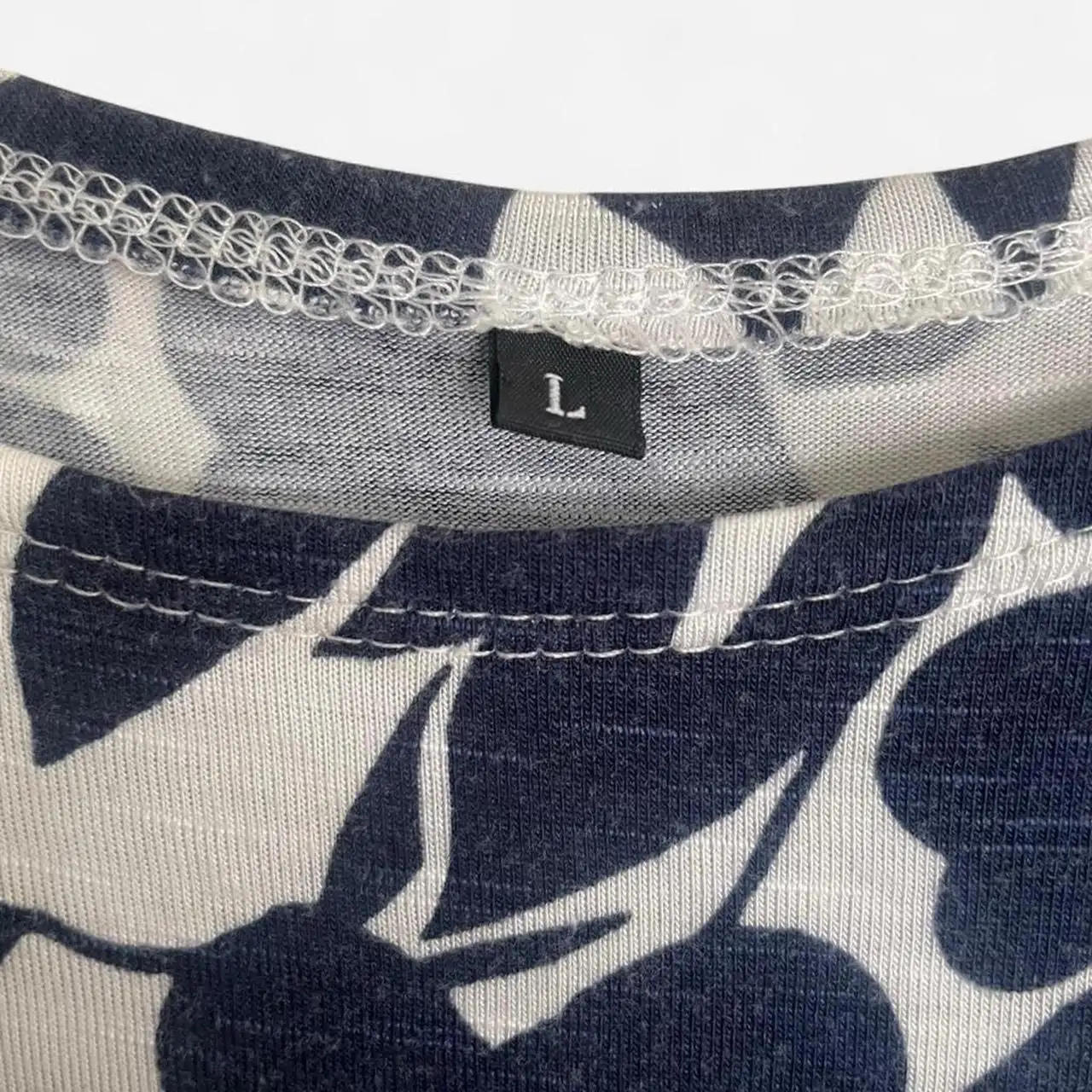 Papaya Vietnam Navy and white floral print batwing top – photo 3