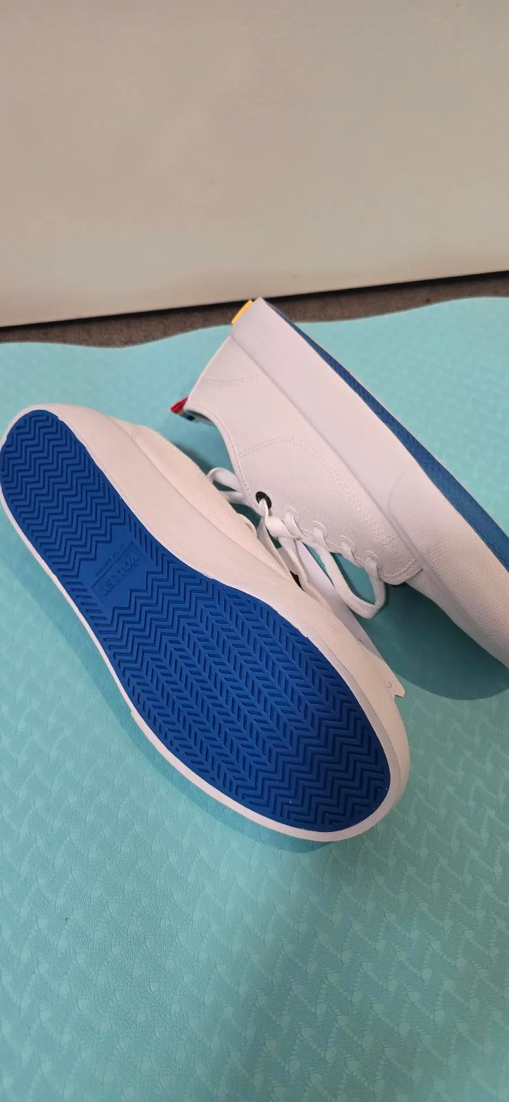 Volleys shoes size US7 white heart – photo 2