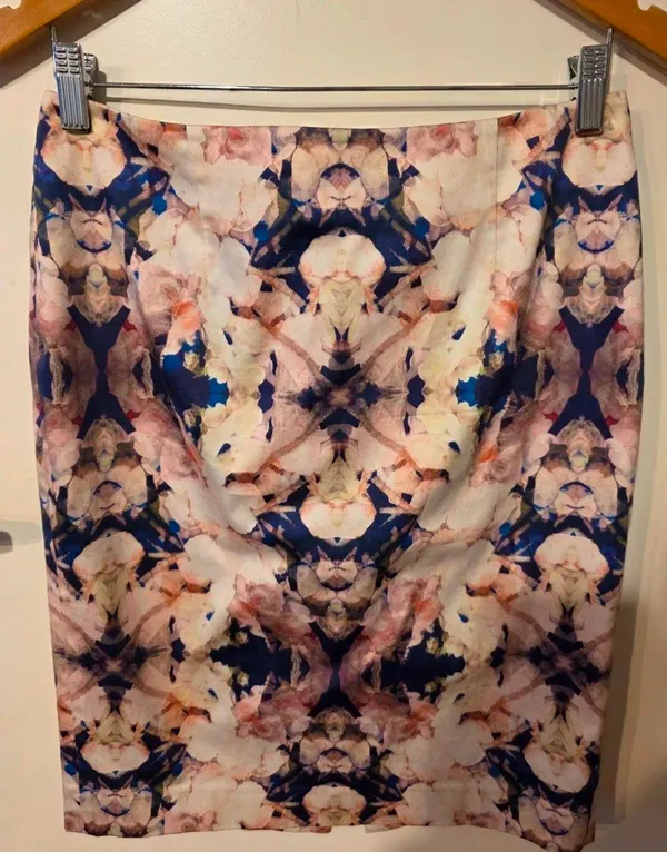 Floral print pencil skirt