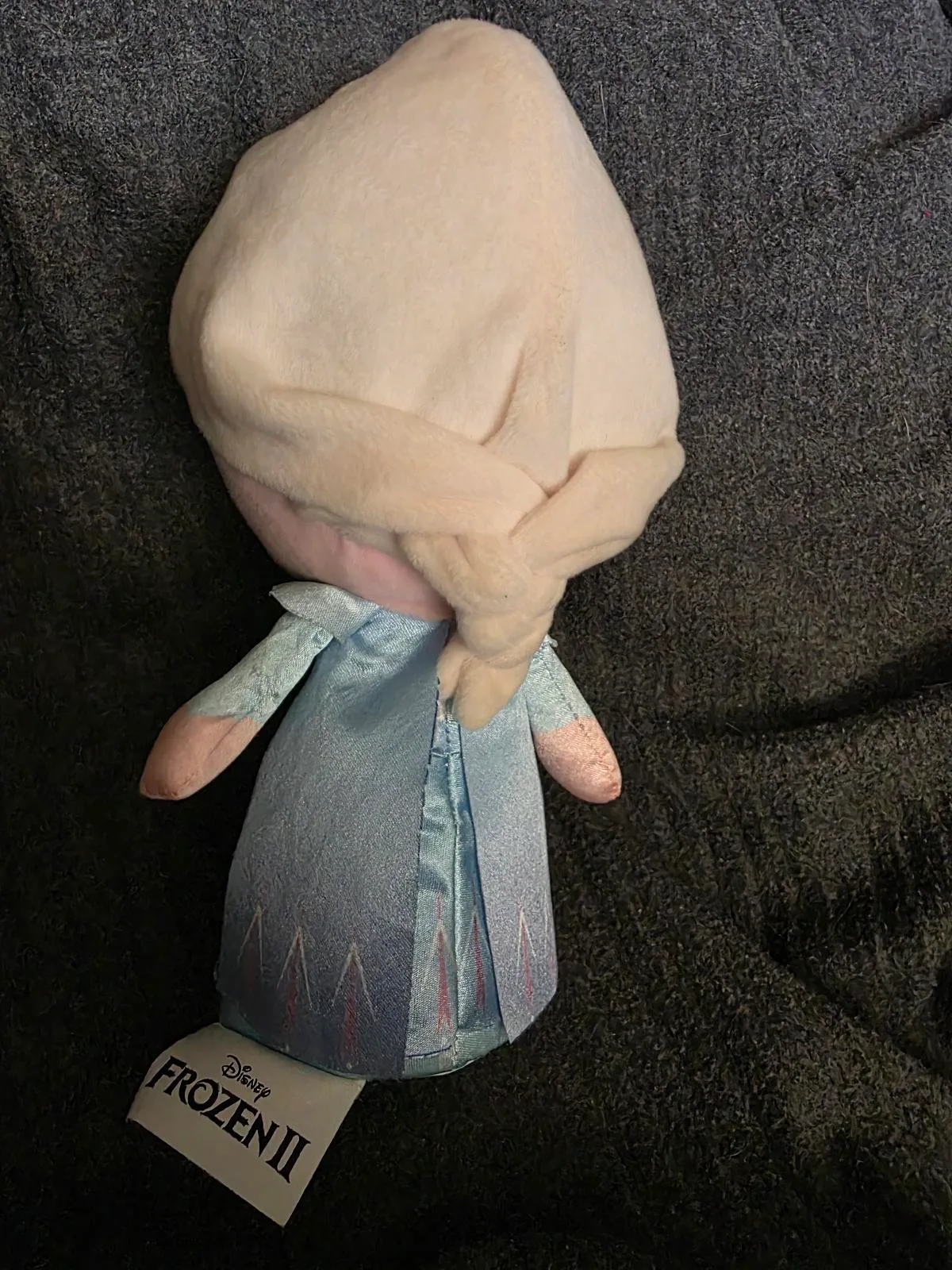 Elsa Doll — photo 3