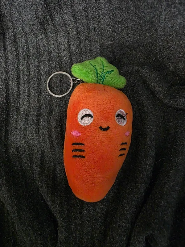 Cute carrot keyring