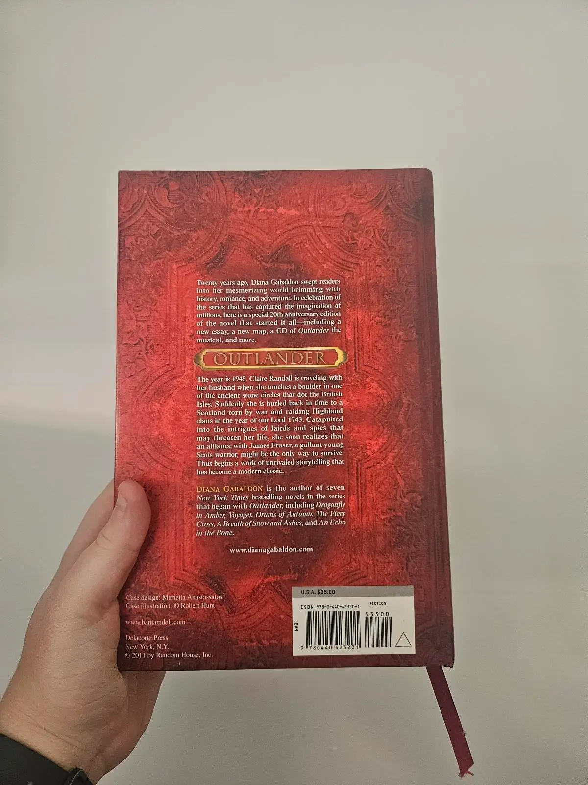 Outlander (20th Anniversary Collector's Edition): A Novel by Diana Gabaldon – photo 2