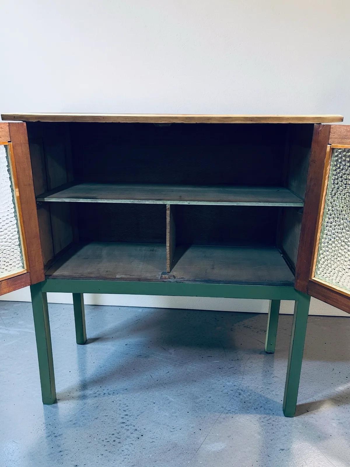 Kauri Cabinet — photo 4