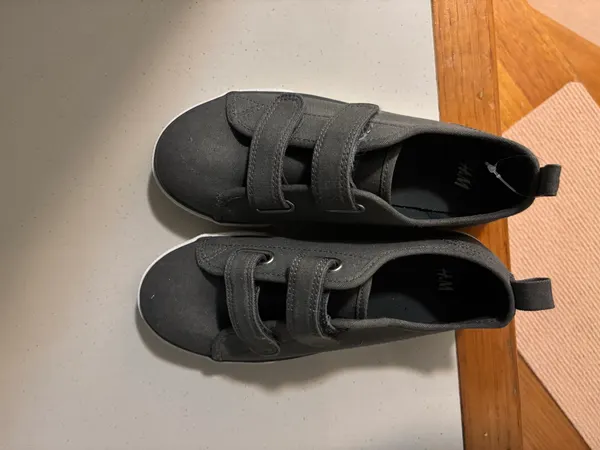 H&M sneaker boys
