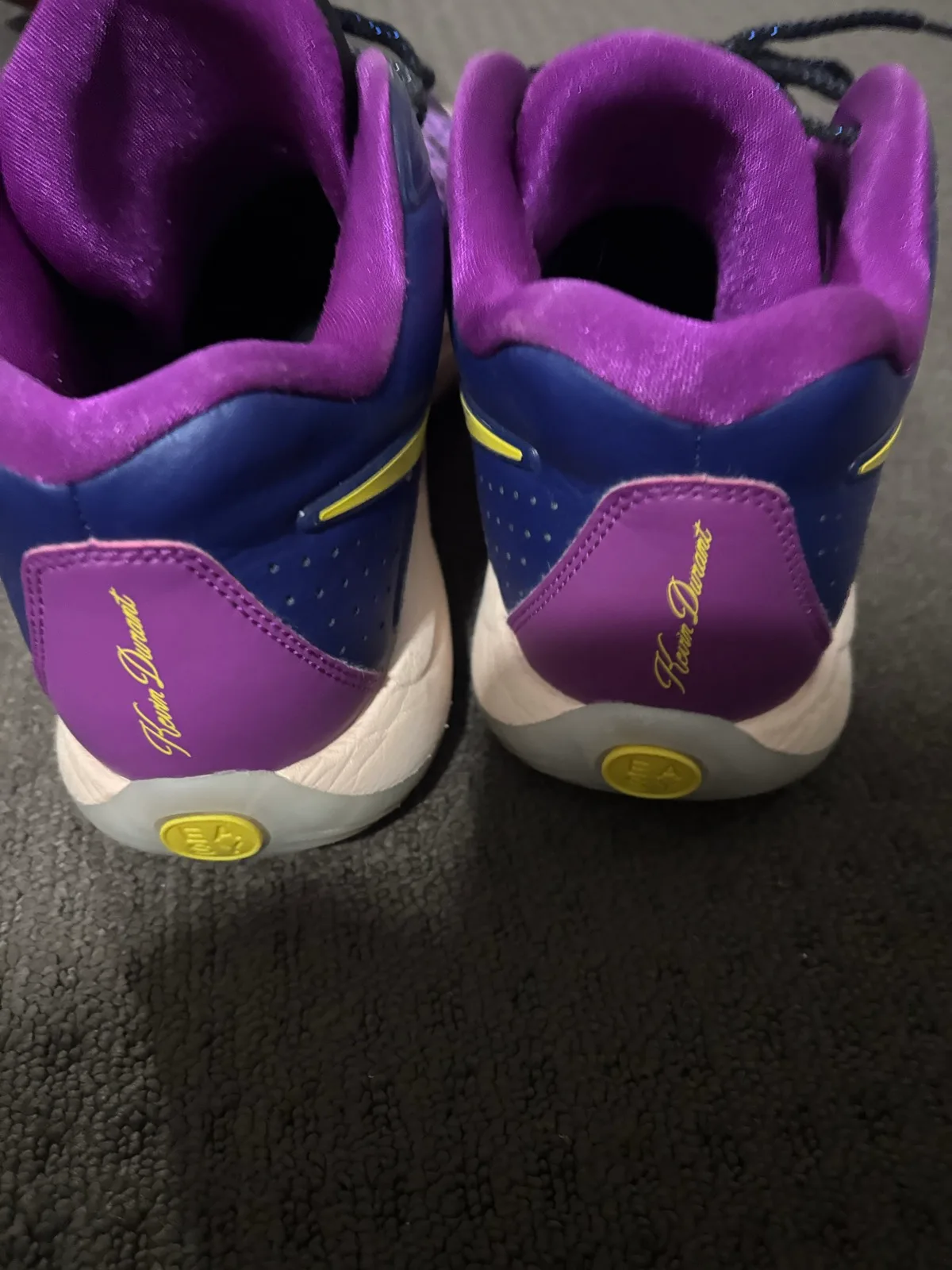 Nike basketball shoes – photo 2