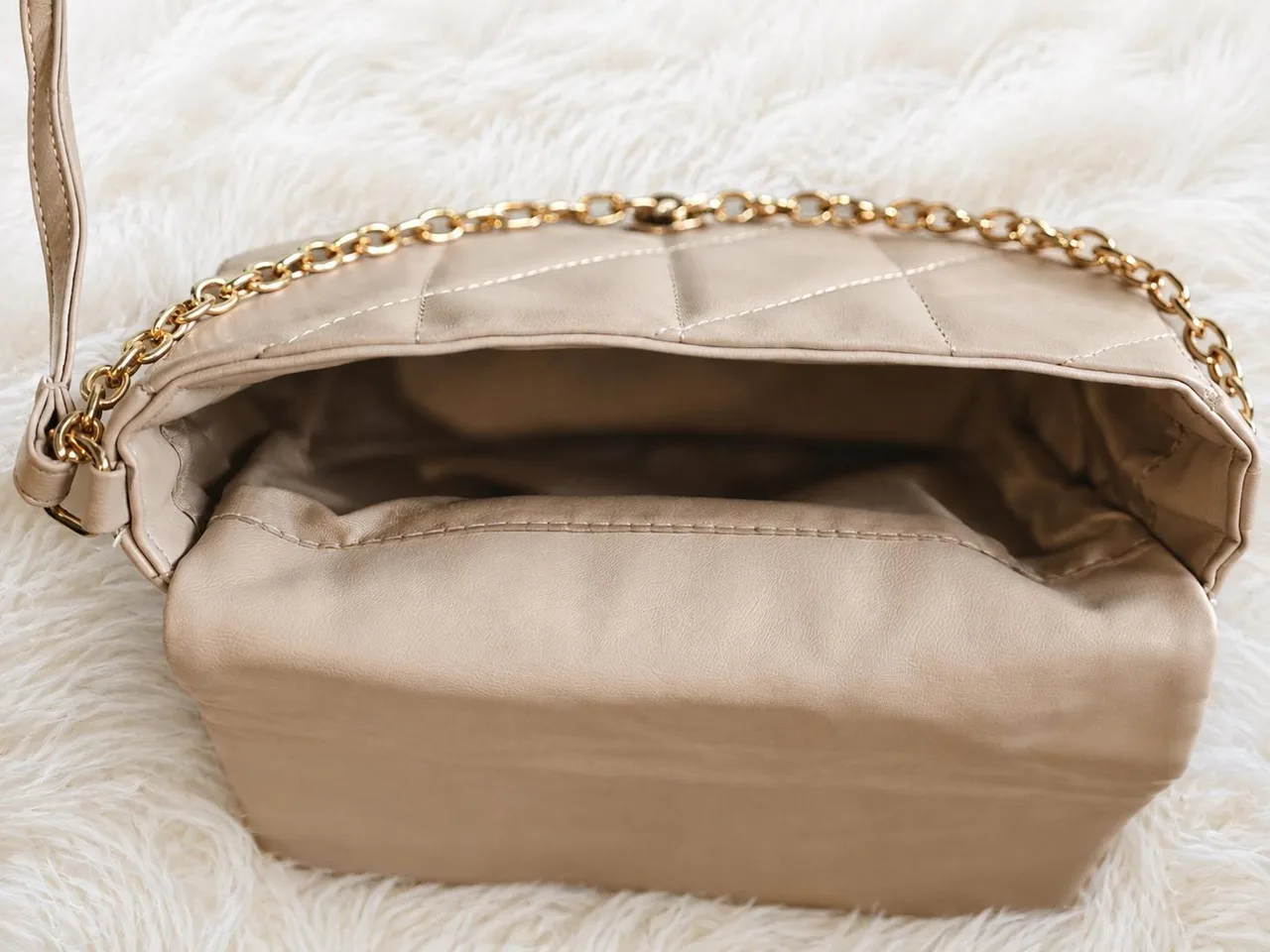 Beige quilted crossbody/shoulder bag — photo 3