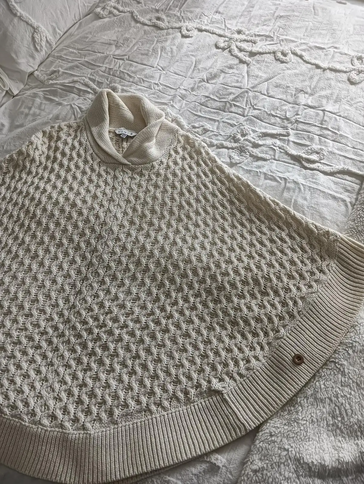 Women's Knitted Poncho – photo 3