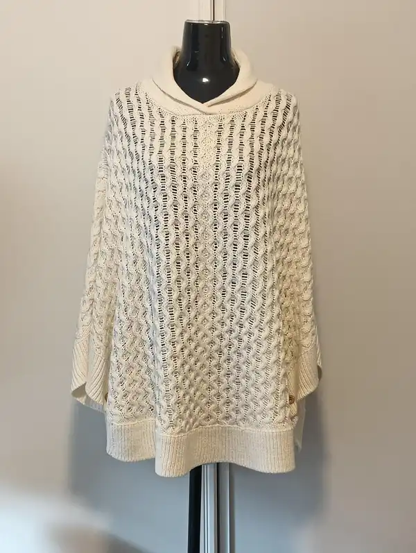 Women's Knitted Poncho