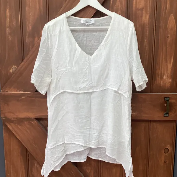Ladies lightweight layered top size 14 white good condition