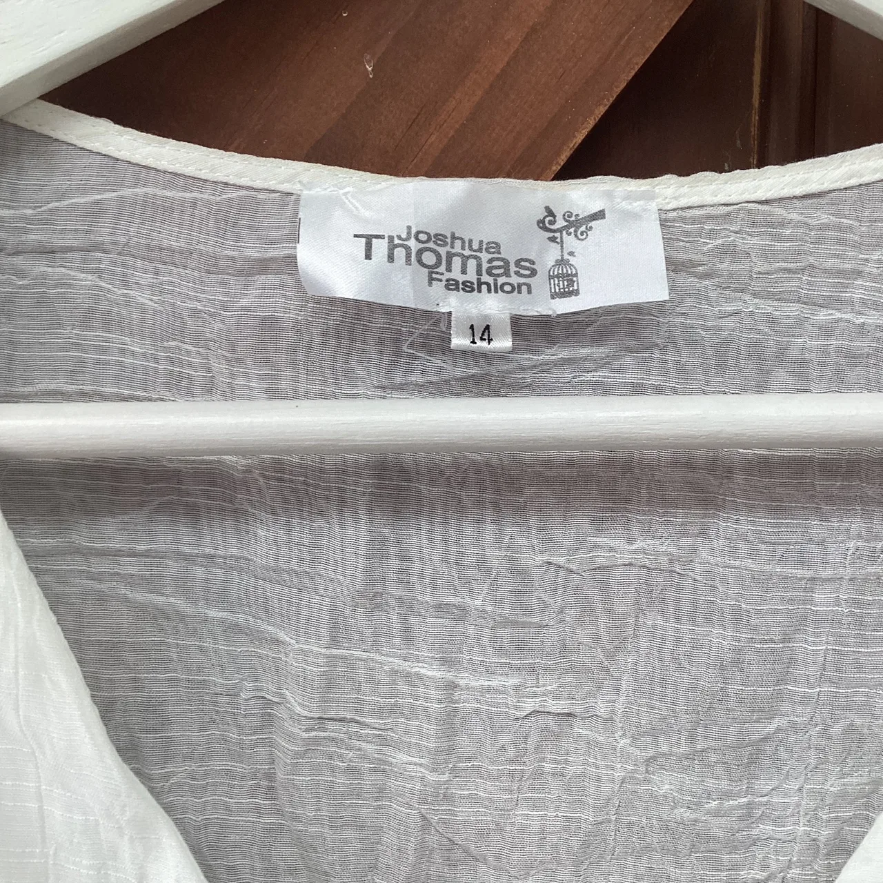 Ladies lightweight layered top size 14 white good condition — photo 3