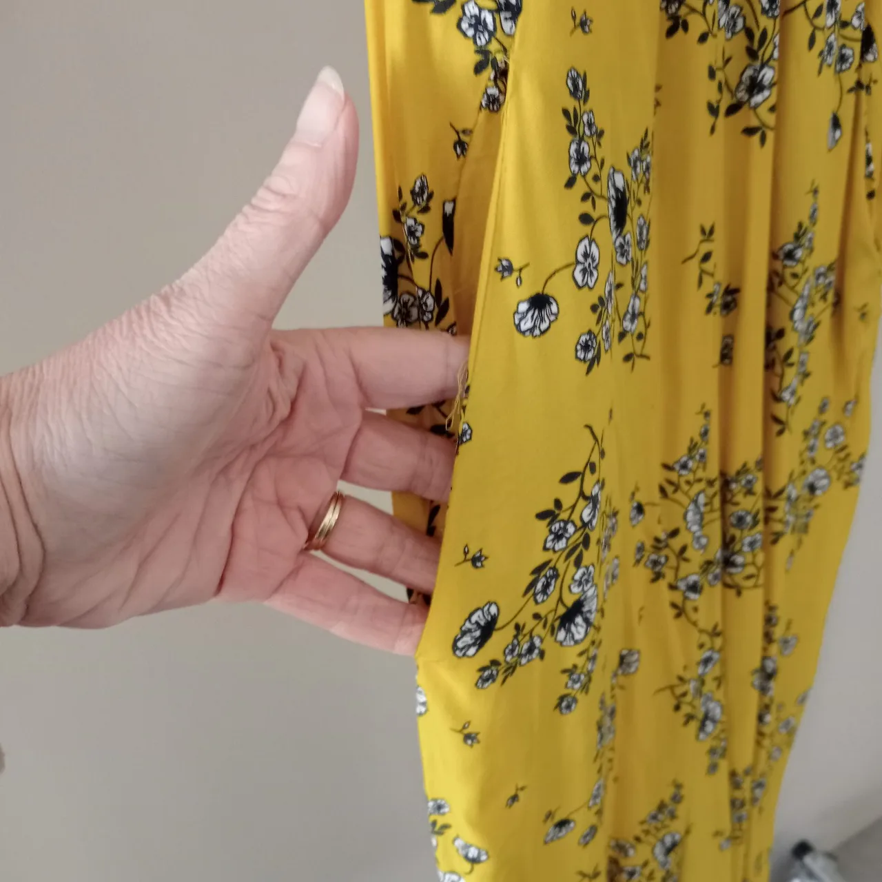 Seed Heritage Yellow Floral Jumpsuit Women's Size 6 Off Shoulder Wide Leg — photo 6