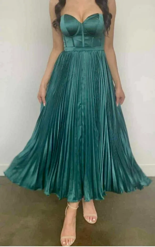 Evening /graduation dress new size 12