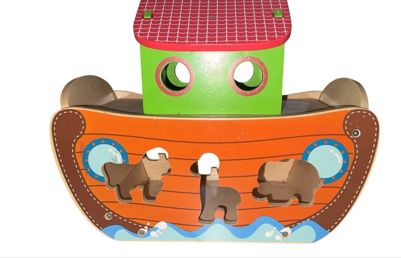 Wooden Noah’s ark shape sorter — photo 4