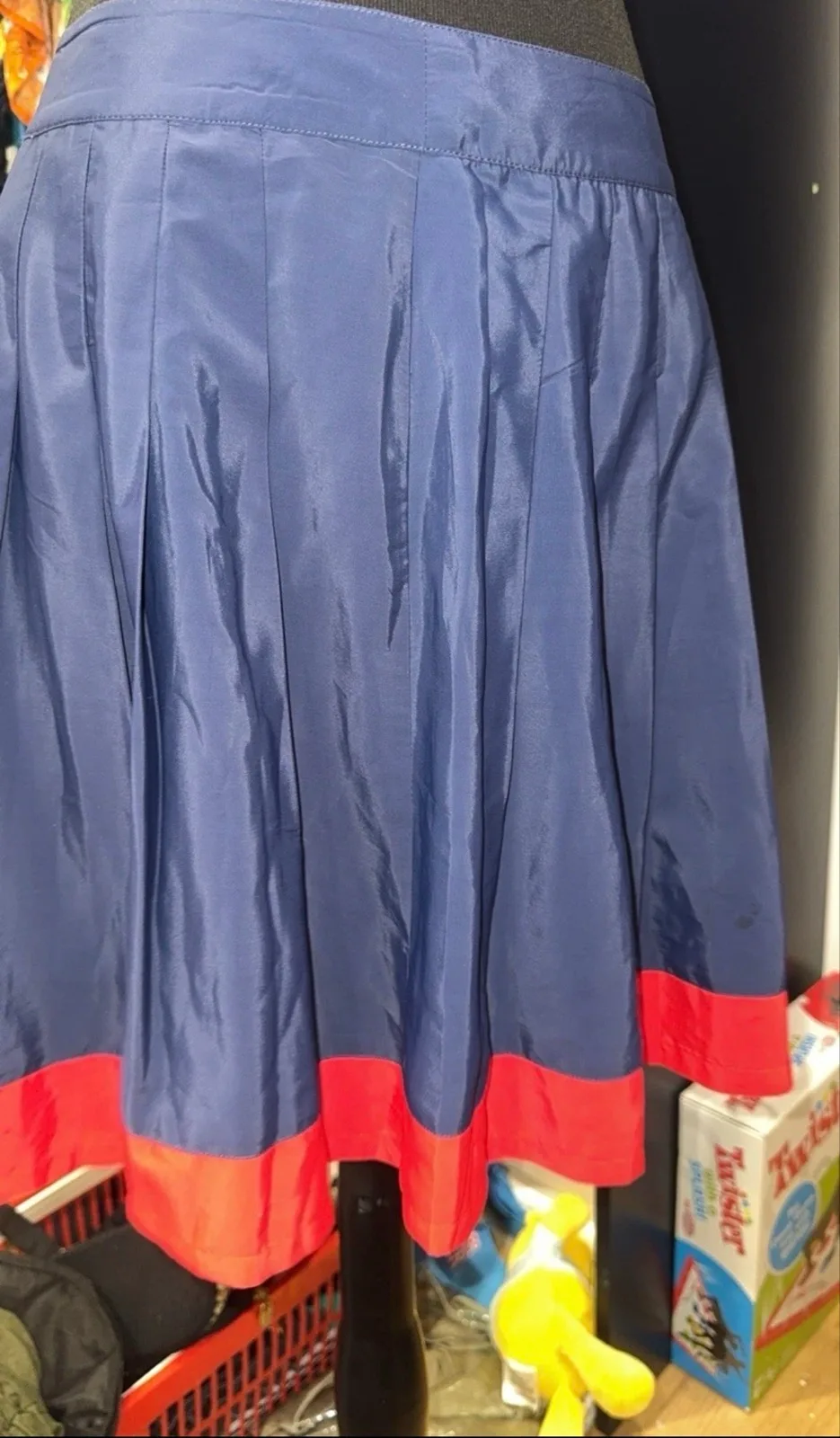 Tommy Hilfiger pleated navy skirt sz 6 – photo 5
