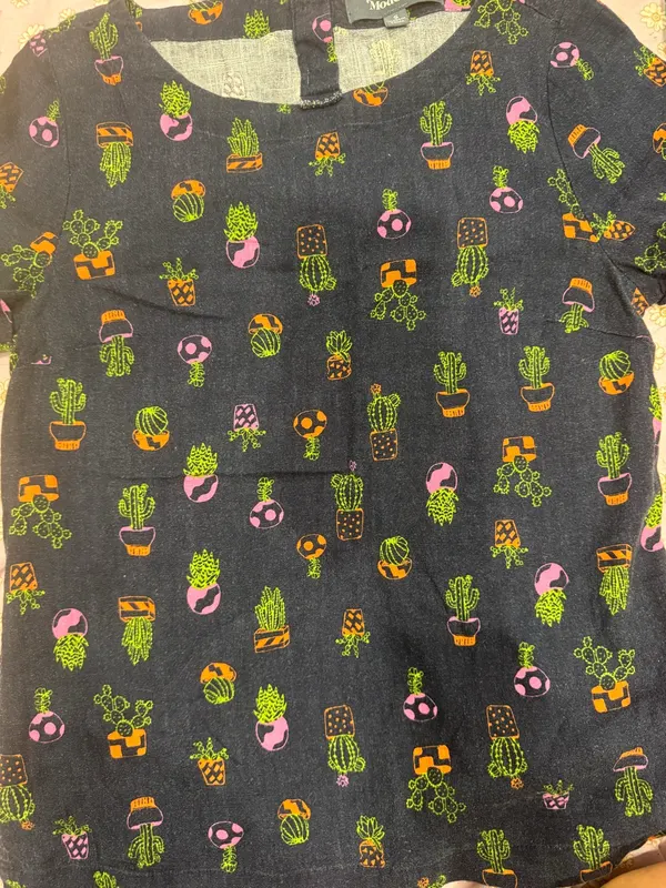 ModCloth ladies linen cactus top