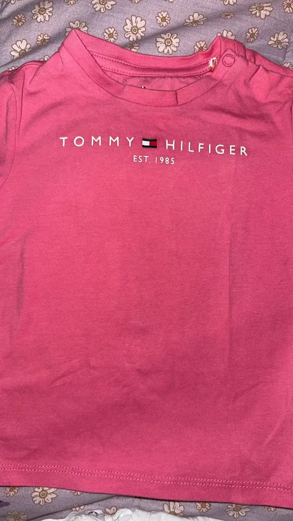 Tommy Hilfiger girls 9-12mth tshirt