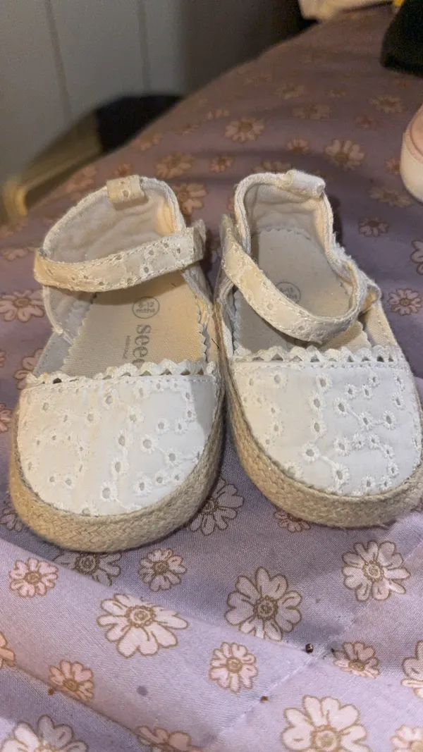 Seed crochet girl 6-12m slip on