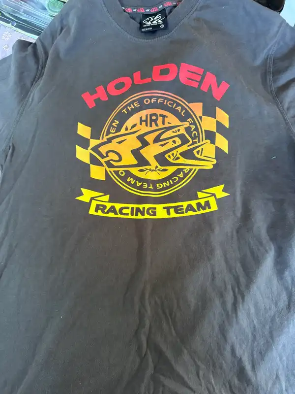 Holden grey men’s small tshirt