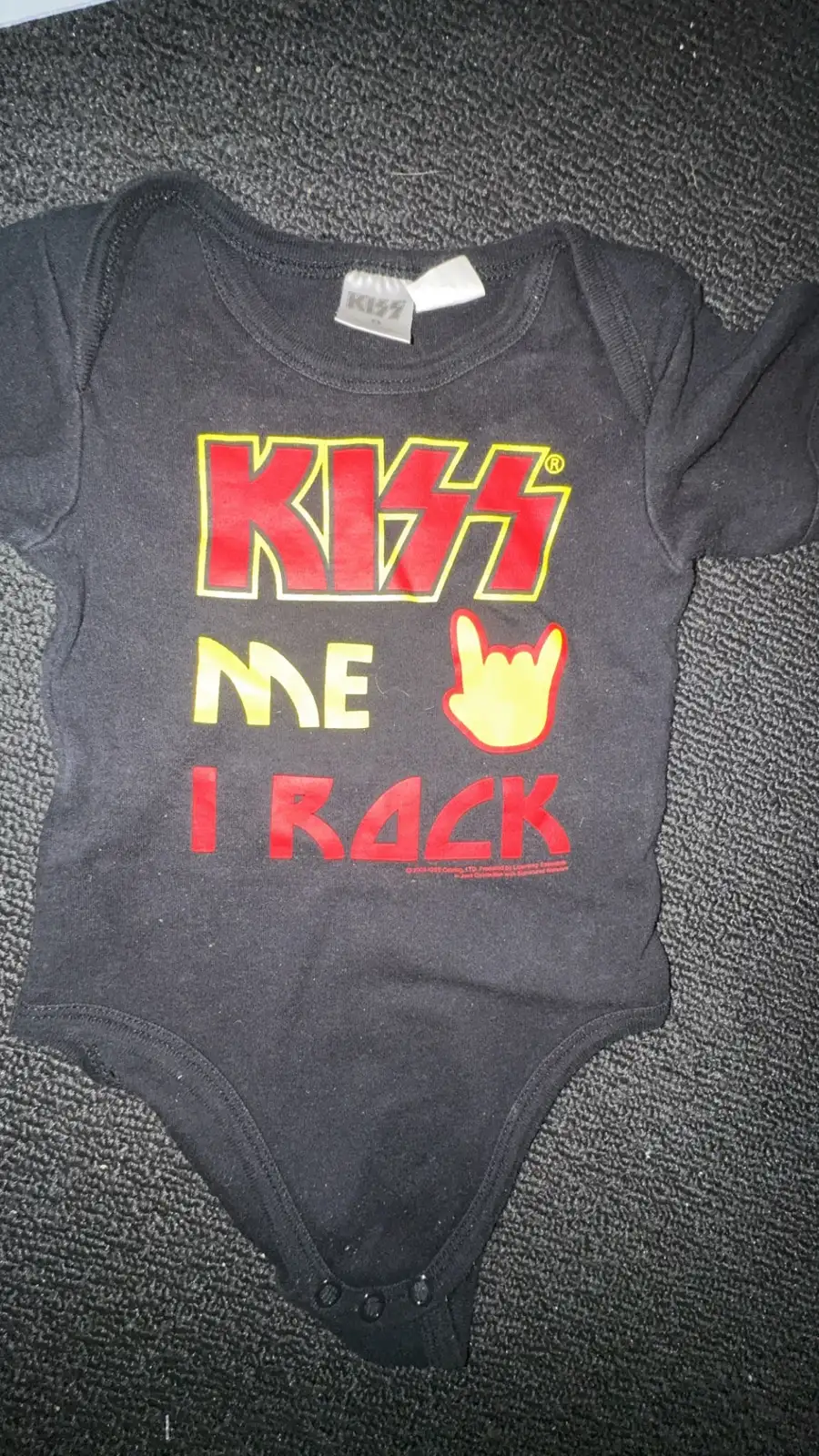 Kiss baby unisex sz 0 onesie black – photo 2