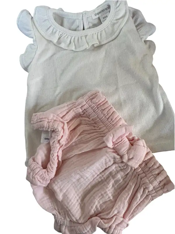 Country road baby girl outfit sz 000