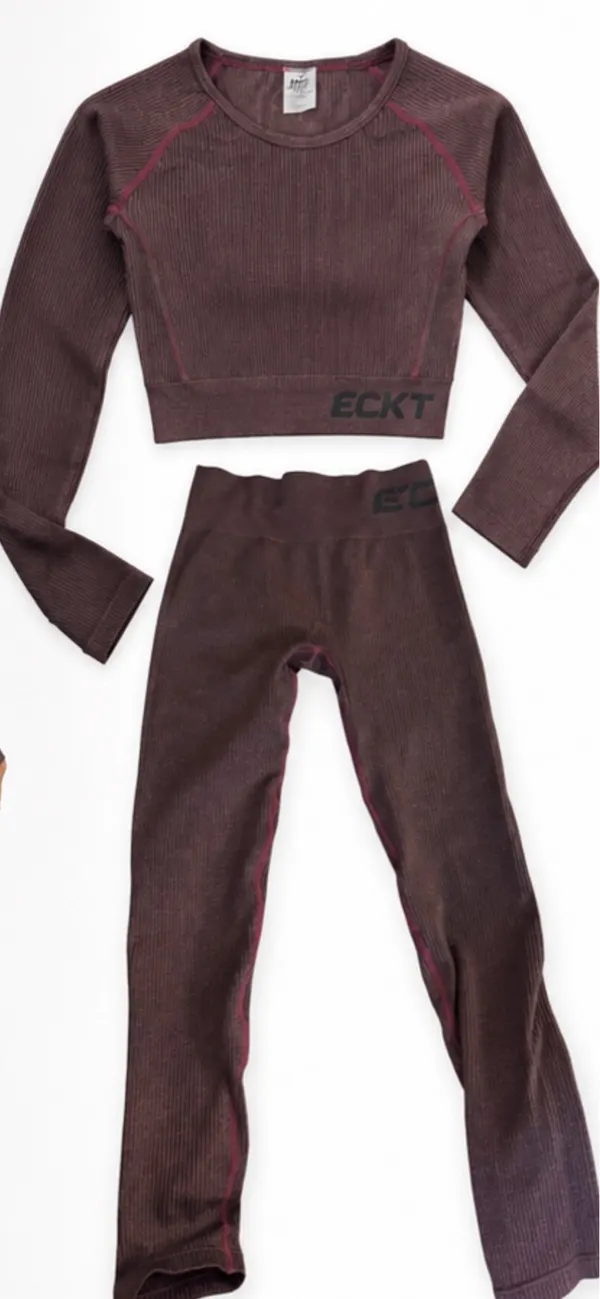 Arise eckt L/S top and tights maroon L