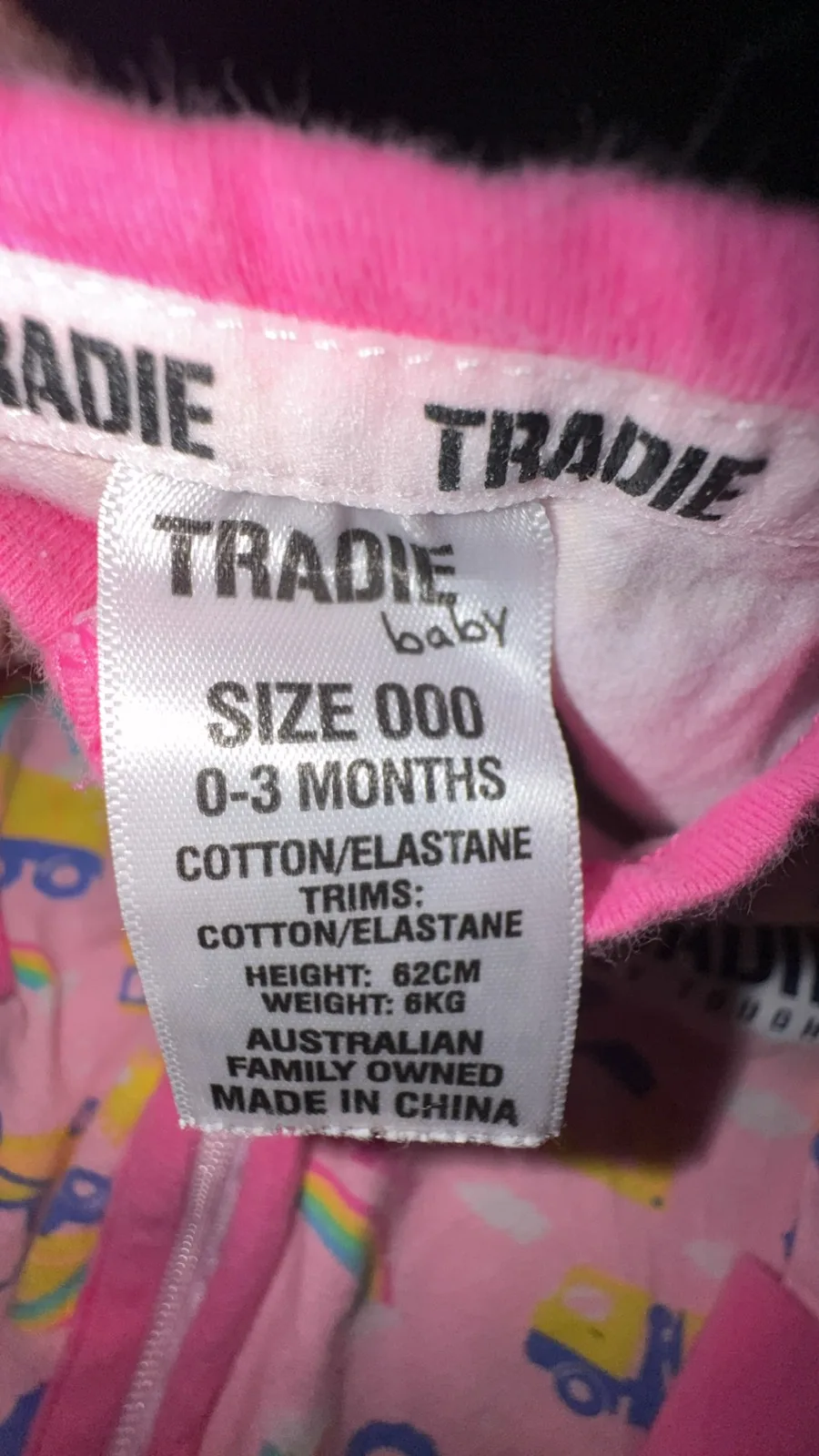 Tradie girls onesie pink trucks – photo 3