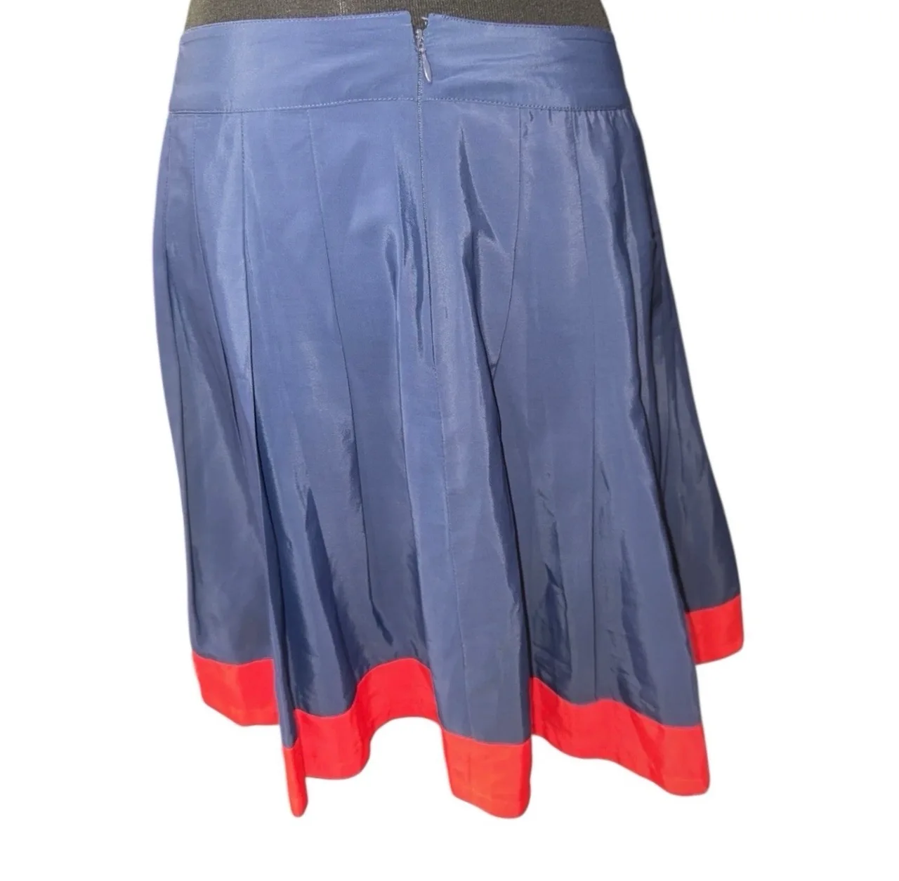 Tommy Hilfiger pleated navy skirt sz 6 – photo 2