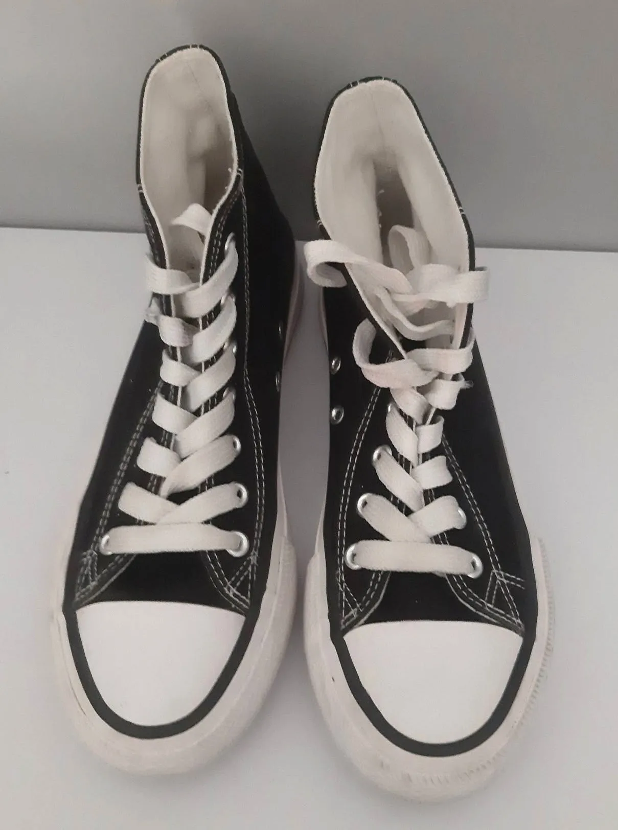 Ghanda Black and White Sneakers — photo 3