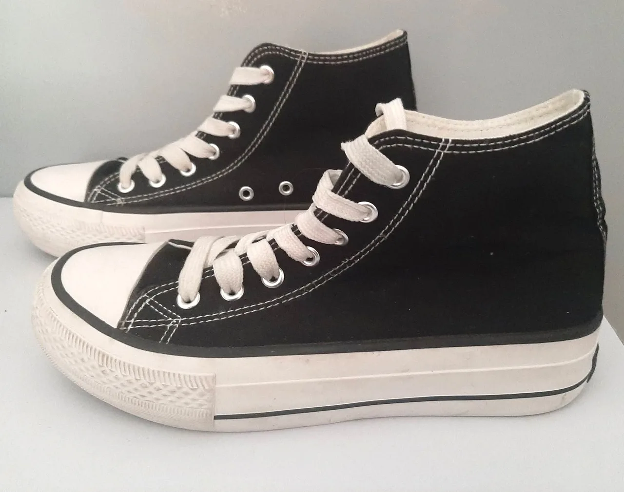 Ghanda Black and White Sneakers — photo 5