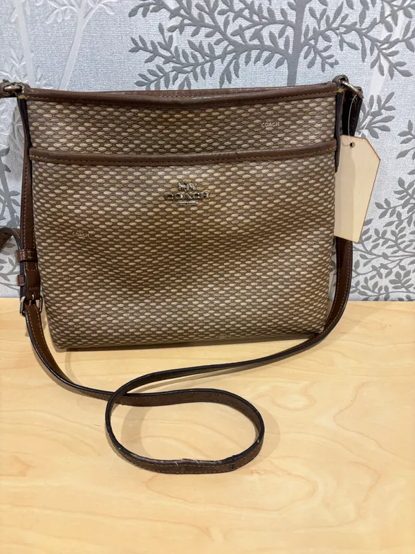 "Coach Coach F29212 Crossbody"