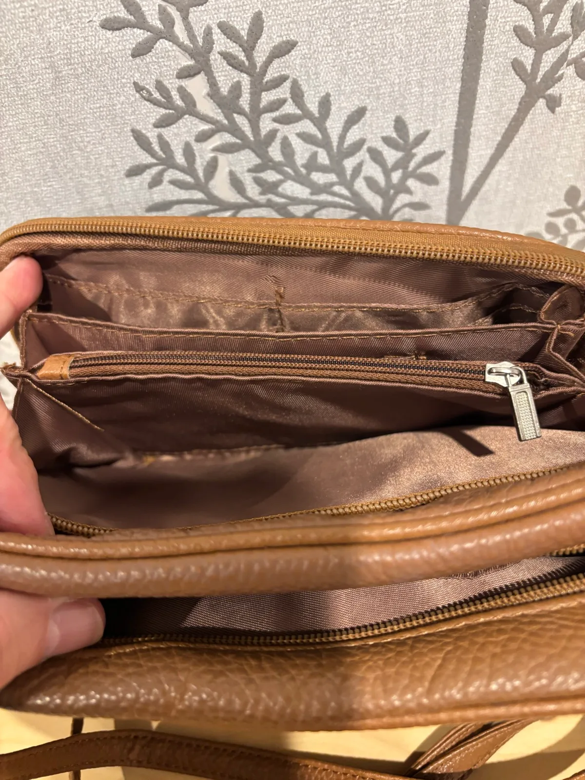 Leather crossbody bag – photo 4