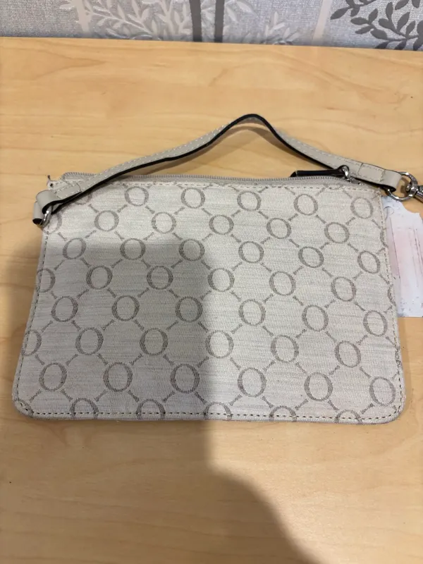 Oroton clip in pouch