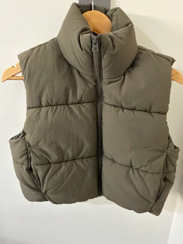 H&M Cropped Puffer Vest