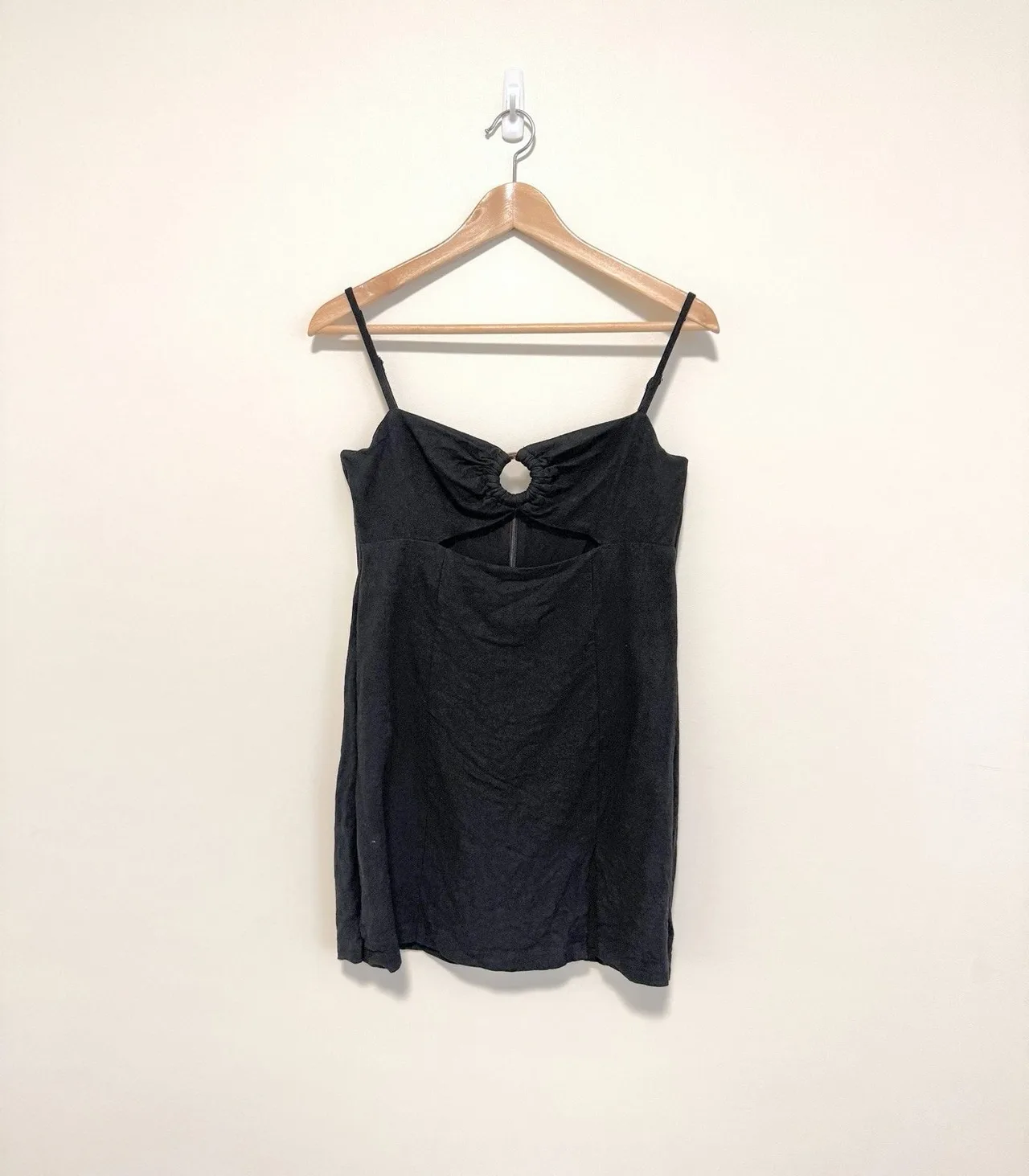 Ava & Eve Black Linen Blend Mini Dress with Ring Cutout - AU 8 — photo 3