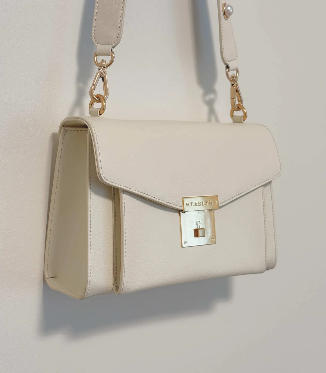 Carlyn Ivory Genuine Leather Structured 3-Ways Bag — photo 6