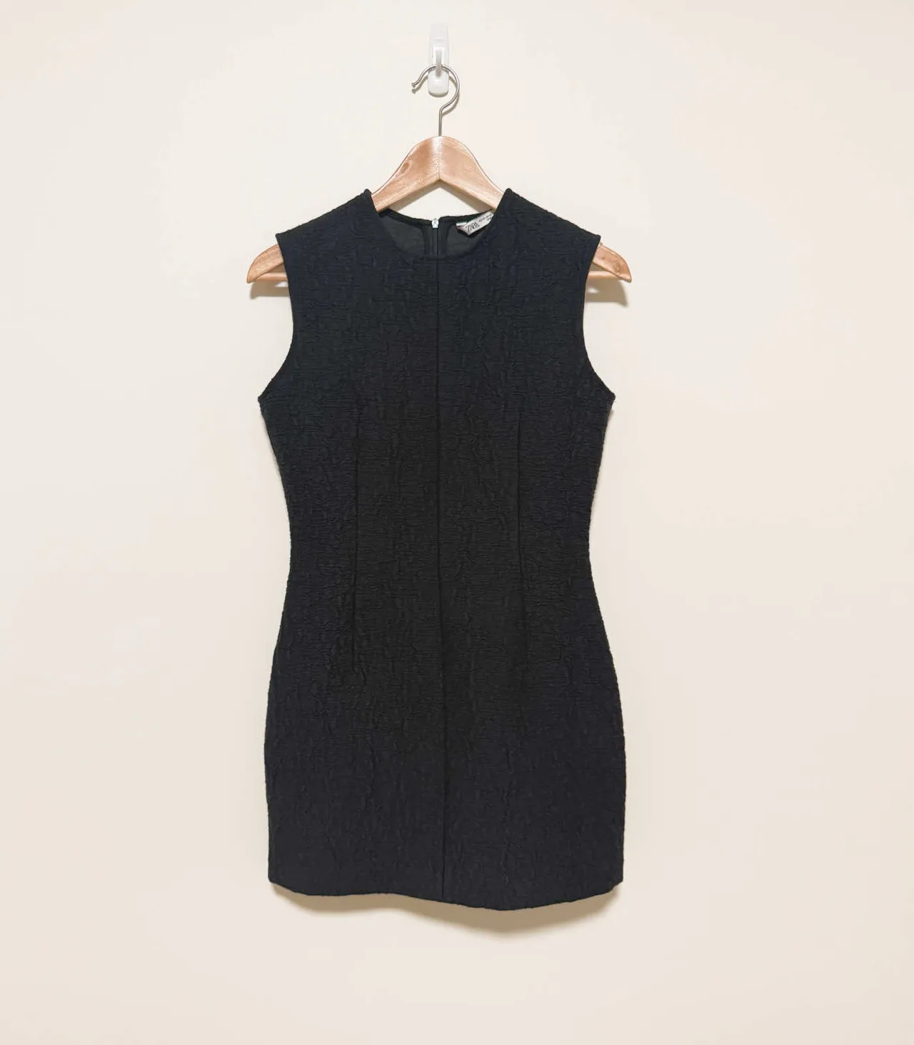 Zara Black Textured Structured Shift Mini Dress - XS — photo 3