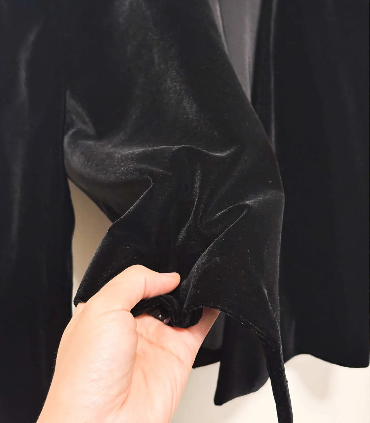 Mango Women's Black Velvet Cropped Open Front Jacket - XS — photo 9
