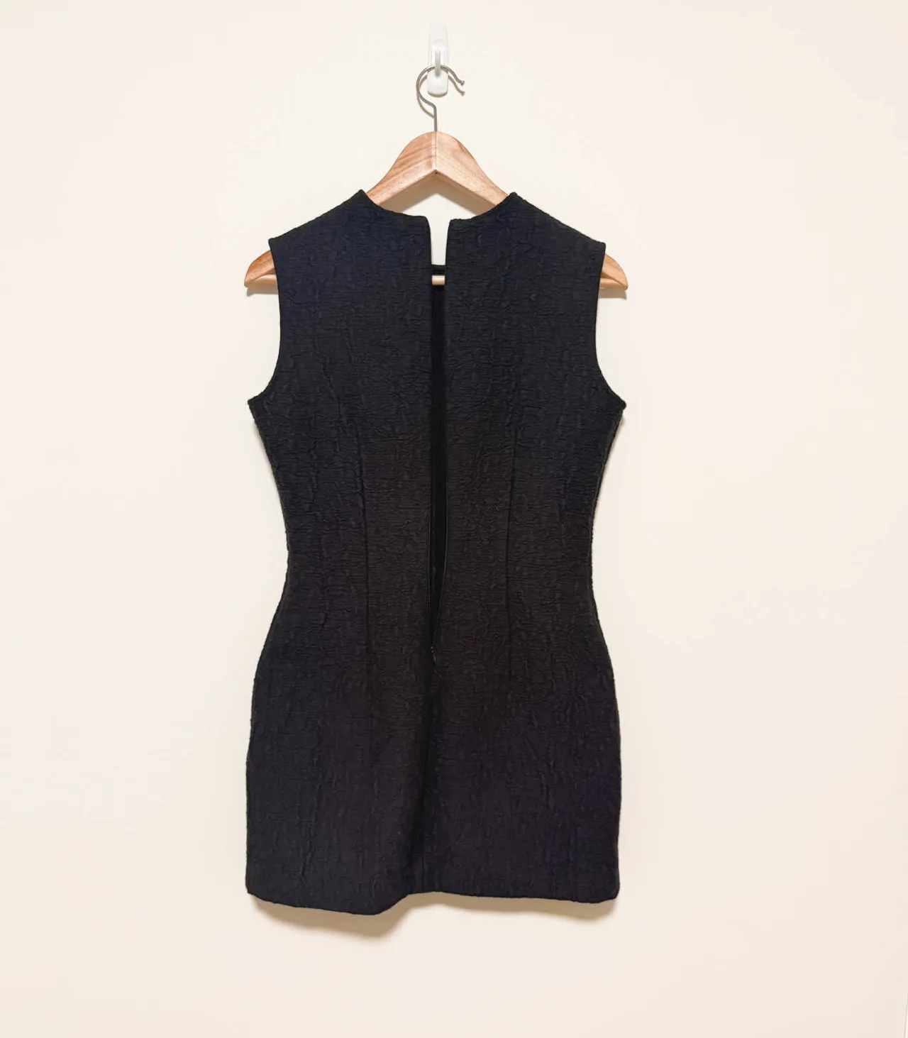 Zara Black Textured Structured Shift Mini Dress - XS — photo 4