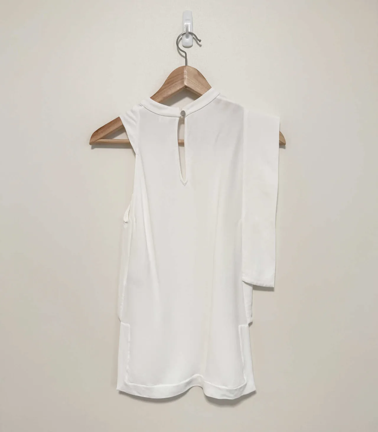 Sass & Bide White Asymmetric Viscose Sleeveless Top - AU 6 — photo 2