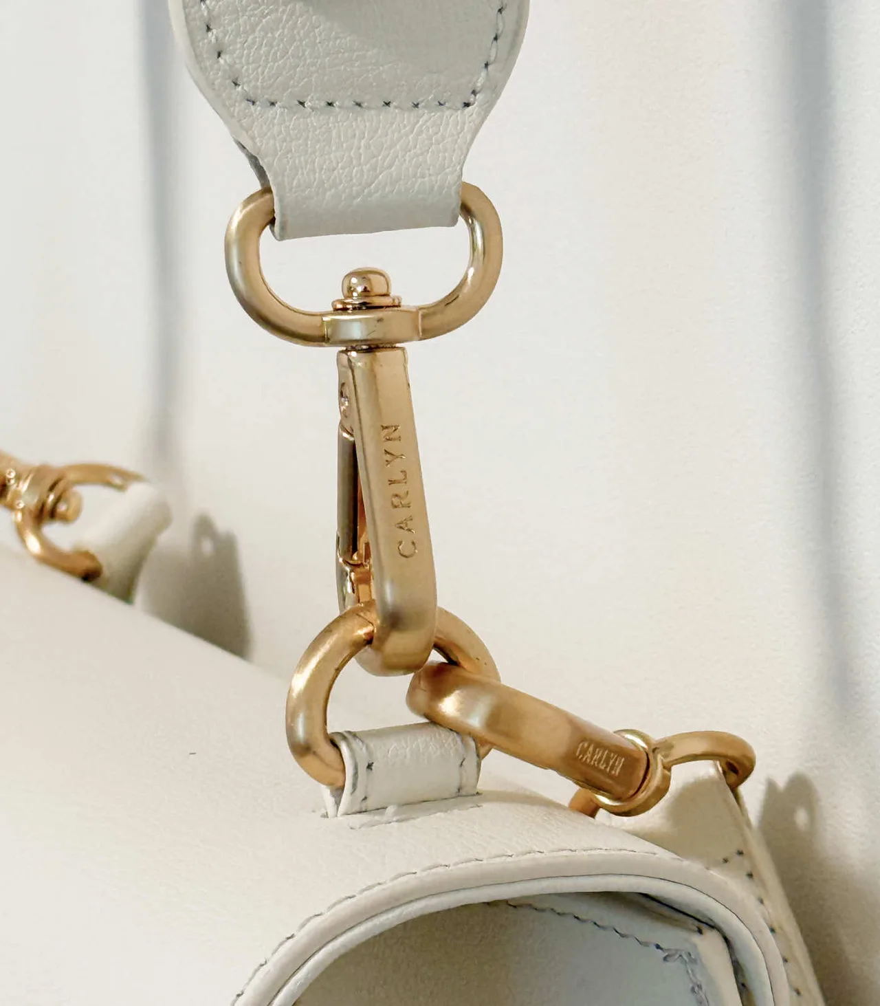 Carlyn Ivory Genuine Leather Structured 3-Ways Bag — photo 8