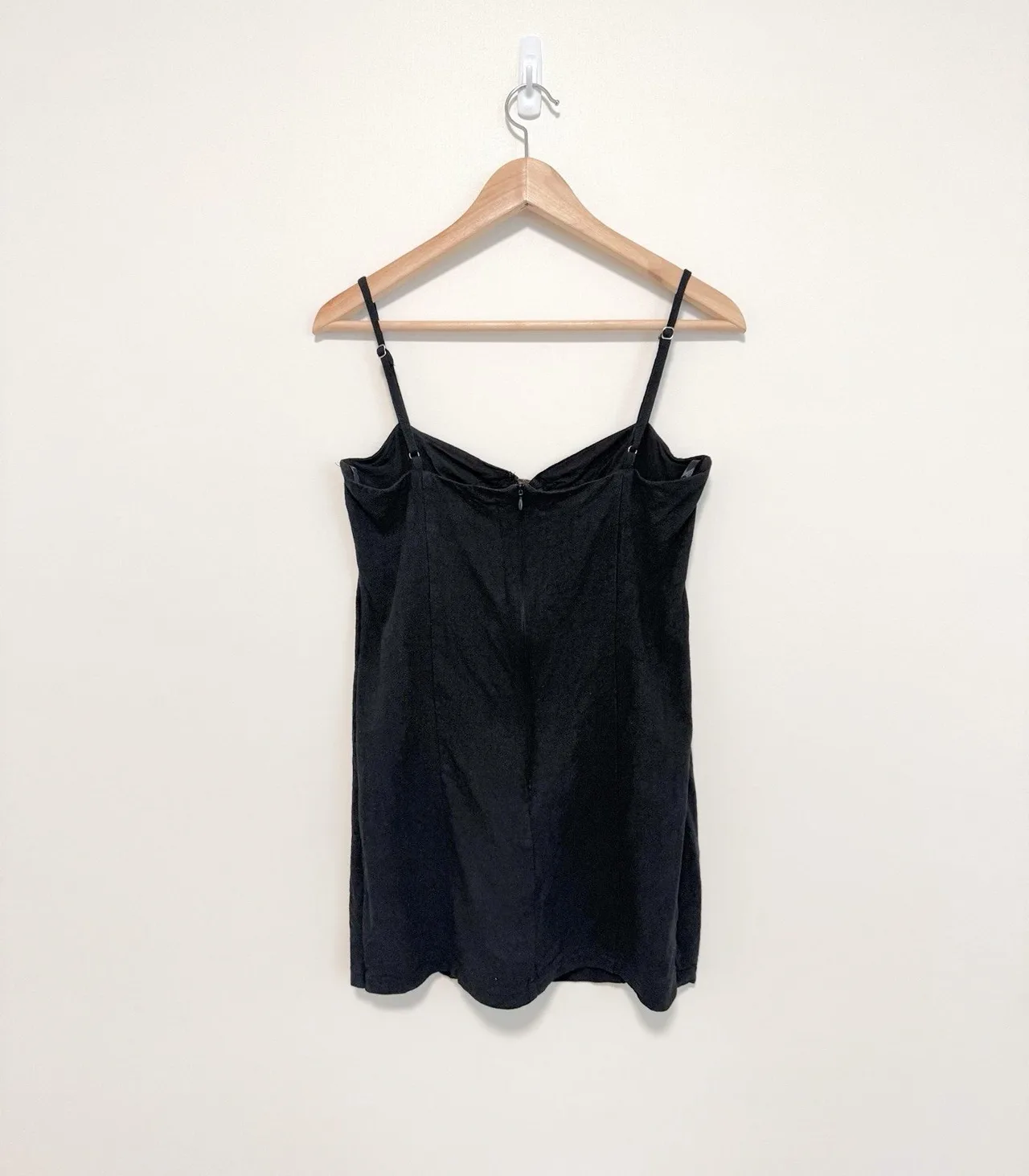 Ava & Eve Black Linen Blend Mini Dress with Ring Cutout - AU 8 — photo 4