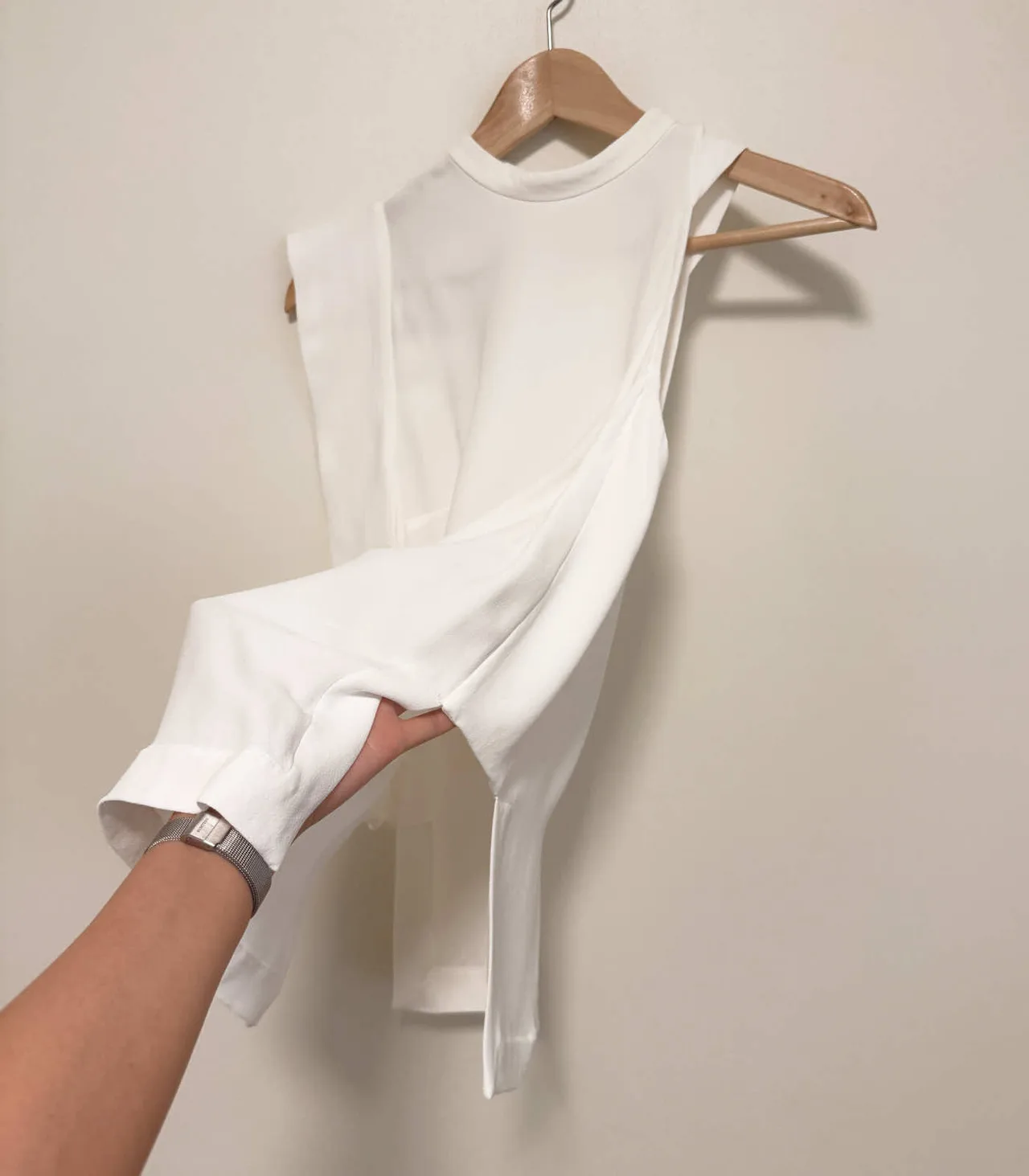 Sass & Bide White Asymmetric Viscose Sleeveless Top - AU 6 — photo 4