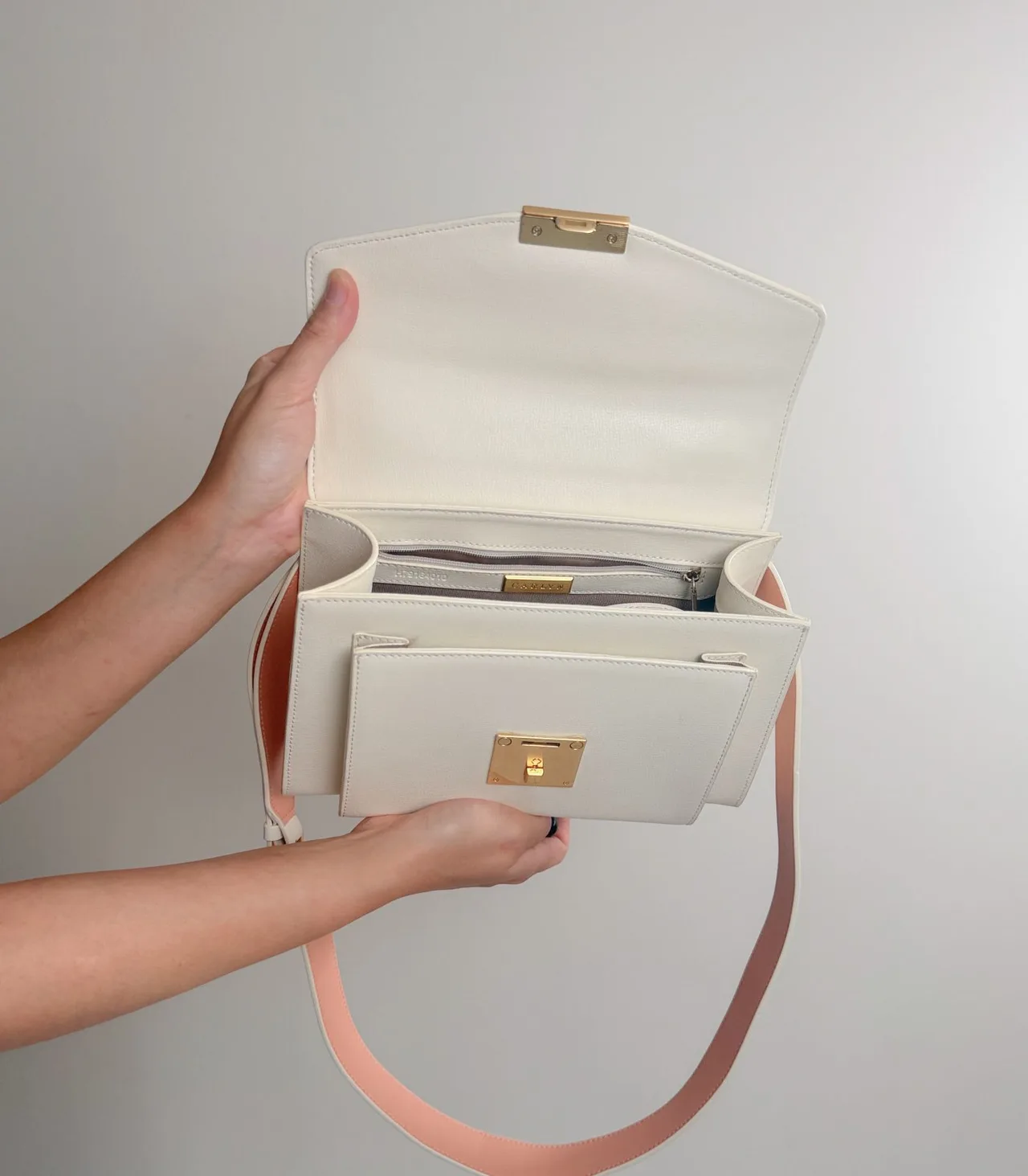 Carlyn Ivory Genuine Leather Structured 3-Ways Bag — photo 5