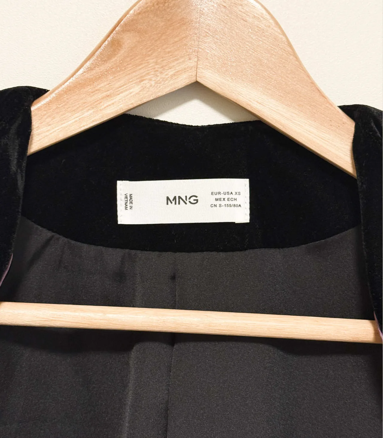Mango Women's Black Velvet Cropped Open Front Jacket - XS — photo 7