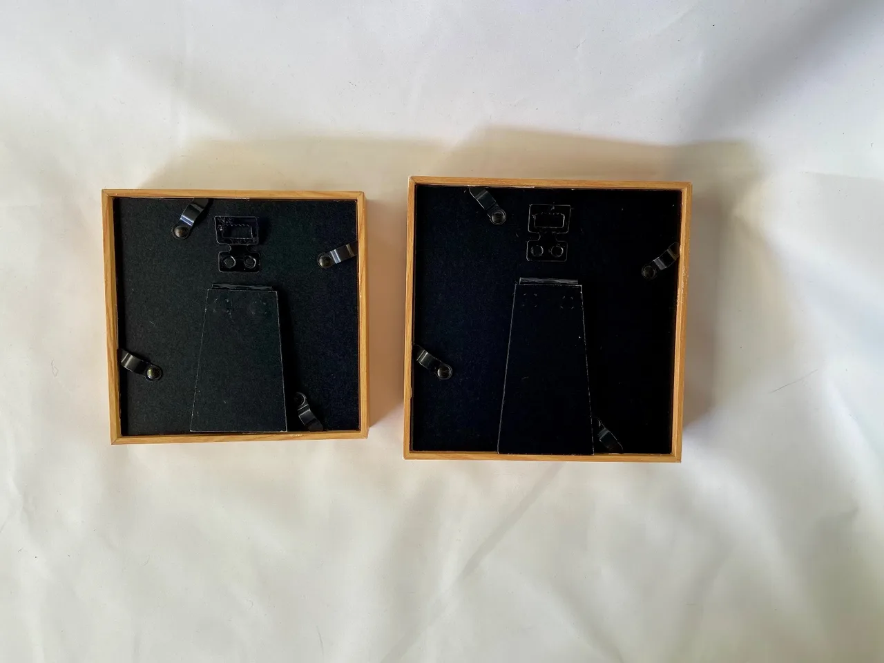 2 x Ruby Red Shoes Bookleaf in Wooden Square Frame — photo 6
