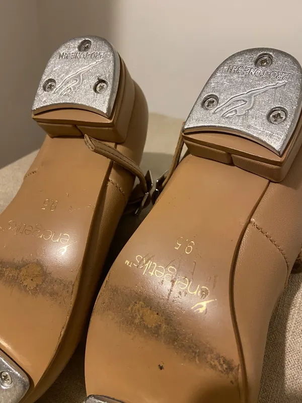 Energetiks Debut Collection Tap Shoes Girls Size 9.5
