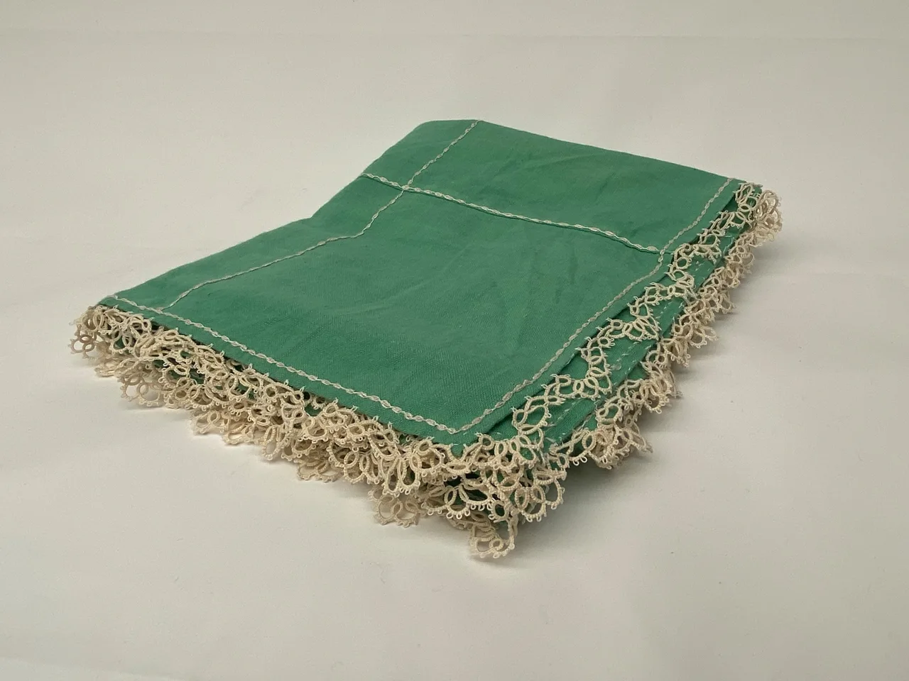 Vintage 1950s Mint Green Tablecloth Handmade Great Condition — photo 10