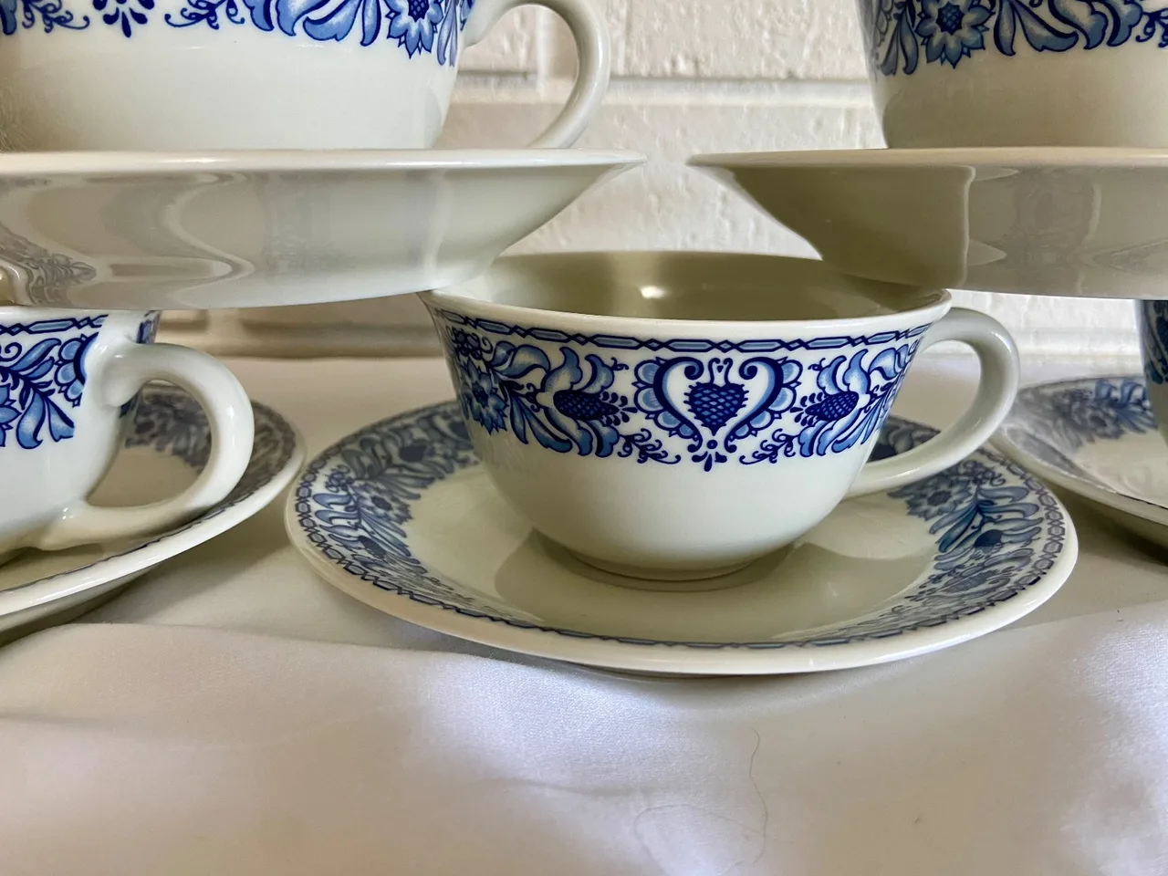 5 Vintage 1978 Swiss Cups and Saucer by Suisse Langenthal — photo 2