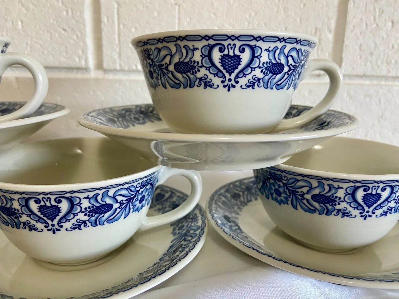 5 Vintage 1978 Swiss Cups and Saucer by Suisse Langenthal — photo 3